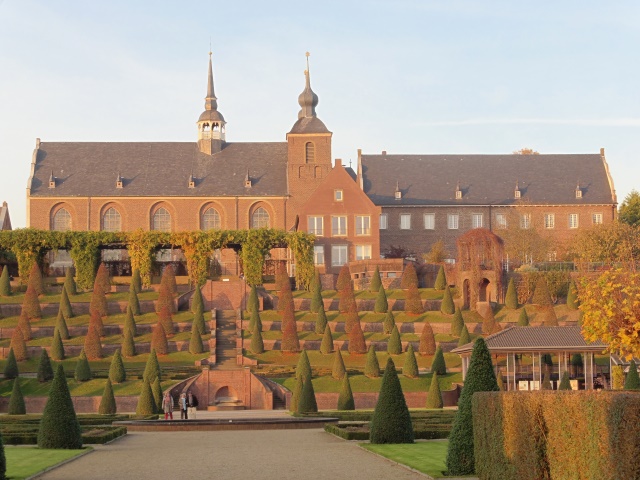 Kloster Kamp mit Terassengarten