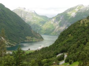 Blick in den Fjord bei Geiranger