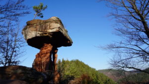 Mehr über den Artikel erfahren Tour 1215 – Hinterweidenthal – Premiumwanderweg – Hinterweidenthaler Teufelstisch-Tour