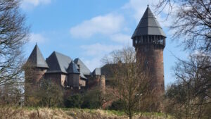 Mehr über den Artikel erfahren Tour 1376 – Krefeld-Linn – Einmal um die Burg Linn