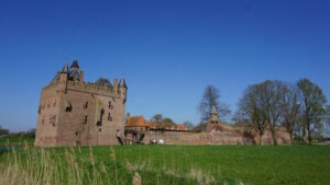 Mehr über den Artikel erfahren Tour 1379 – Niederlande – Lingewaard-Doornenburg – Einmal um die Doornenburg