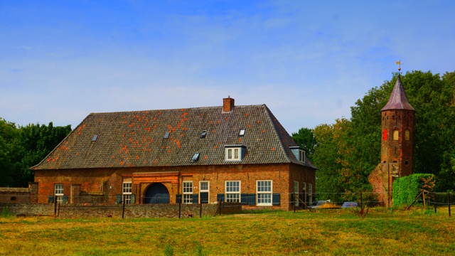 Gehöft am Wegesrand