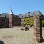 ... die Burg eingenommen.